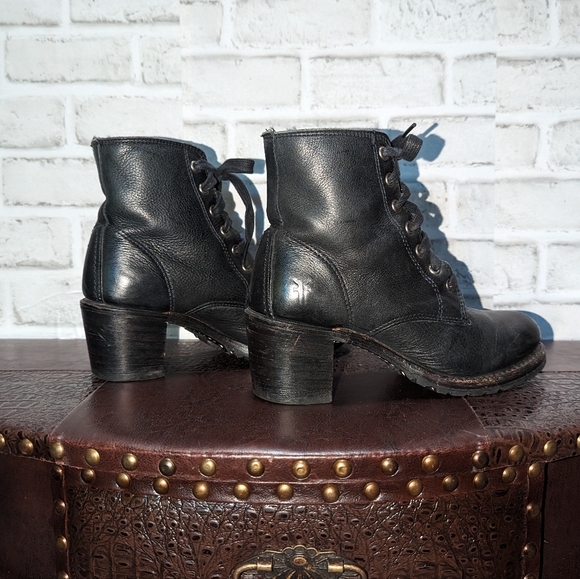 Frye Sabrina 6.5 Black Leather Retro Lace Up Classic Combat Moto Ankle Boots - Picture 10 of 14